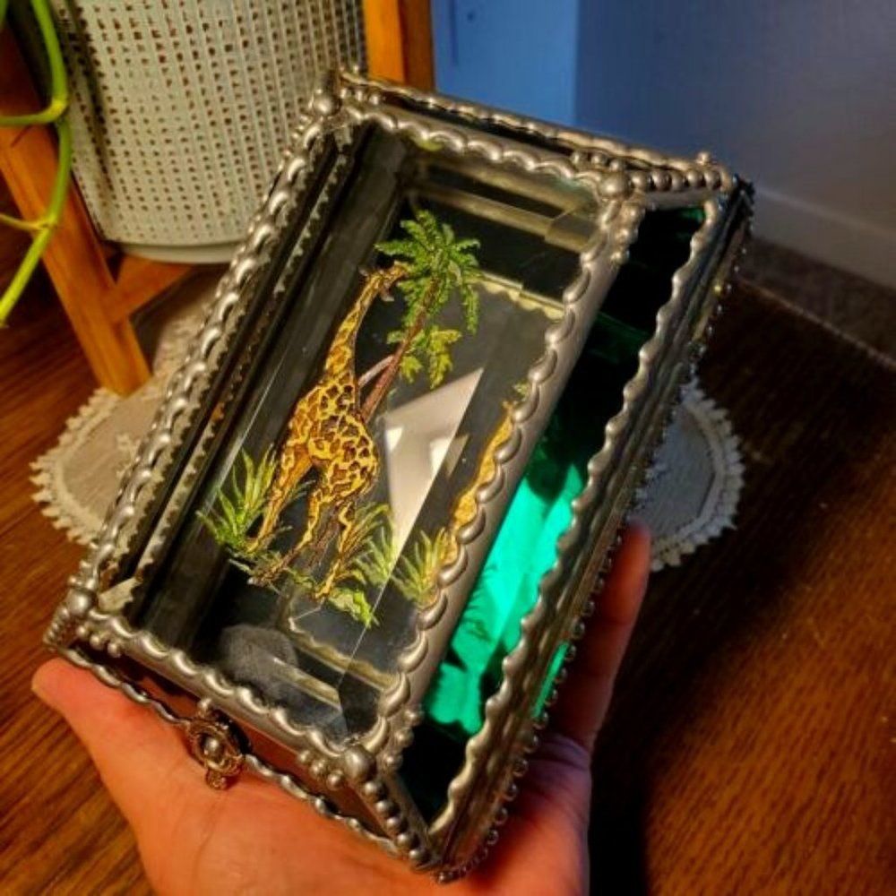 Giraffe, Hand Painted, Stained Beveled Glass, Keepsake Box, Pre-Owned 6.25in
